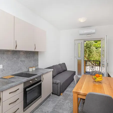 Olive Tree 1 Apartment *