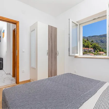 Olive Tree 1 Апартаменты Prijevor